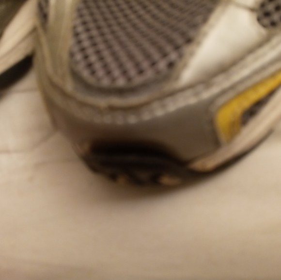 Used new balance shoes size 7.5 - Picture 5 of 10